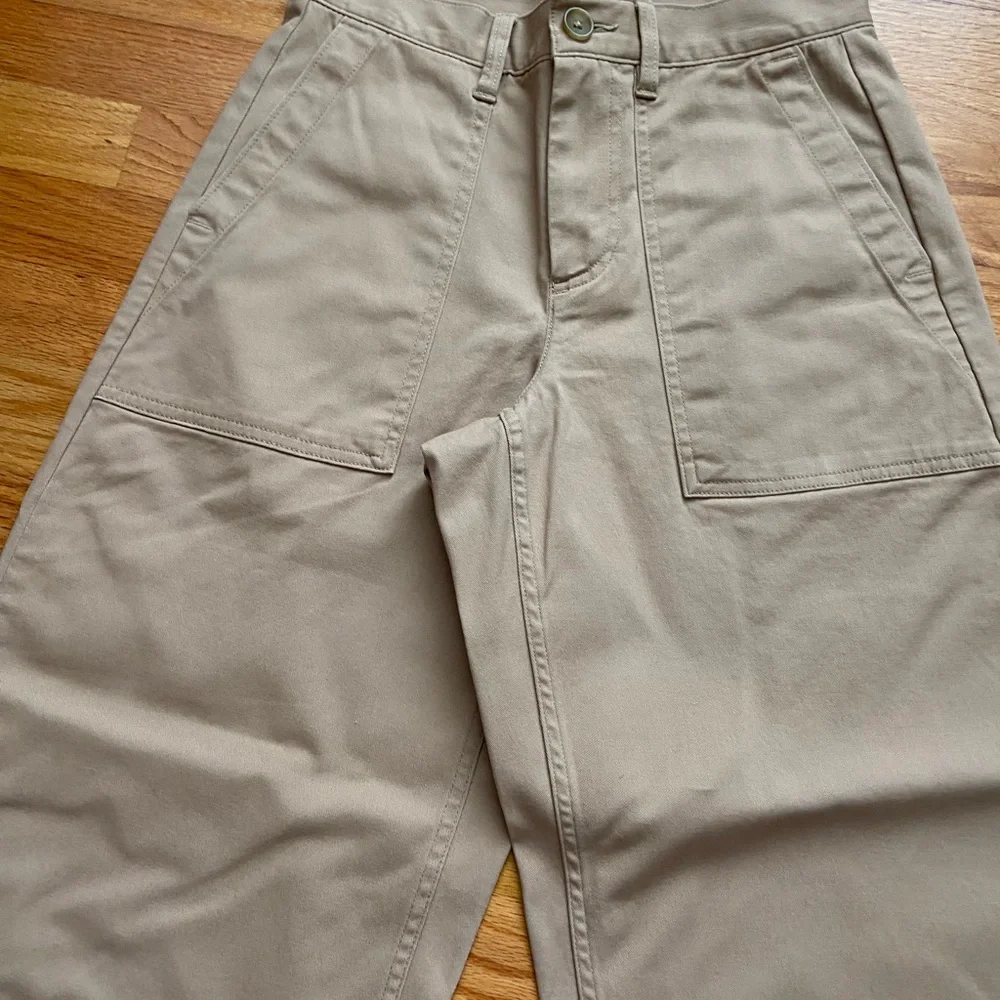 LAND'S END Women's Chino High Rise Barrel Leg Ankle Pants - Picture 9 of 15
